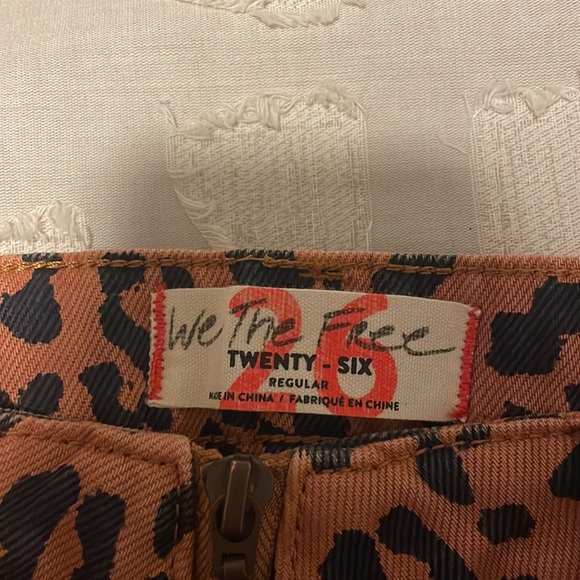 Free people denim cheetah print skirt - Picture 2 of 2